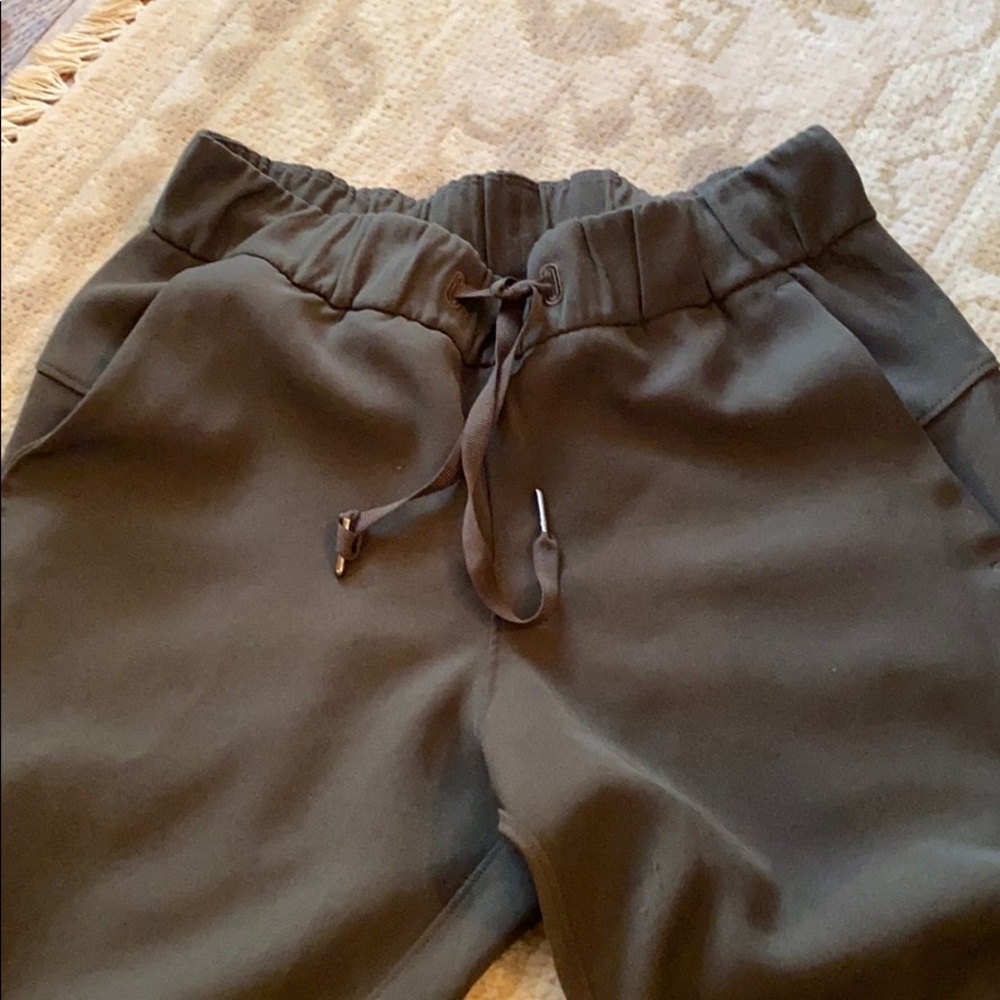 Lululemon drawstring pants - Picture 13 of 13